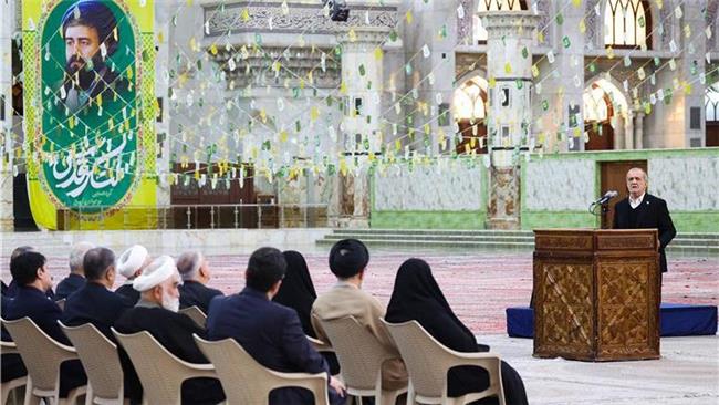 راه برون‌رفت از مشکلات، بازگشت به توصیه‌های امام و همراهی واقعی با مردم است