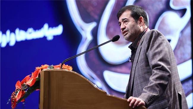 دنیامالی: خیال رئیس جمهور از ورزش جمع است/فدراسیون ها را به اهلش بسپاریم