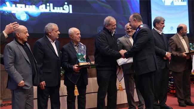 تجلیل رئیس جمهور از خیرین اصفهانی در جشنواره ملی خیرین مدرسه‌ساز