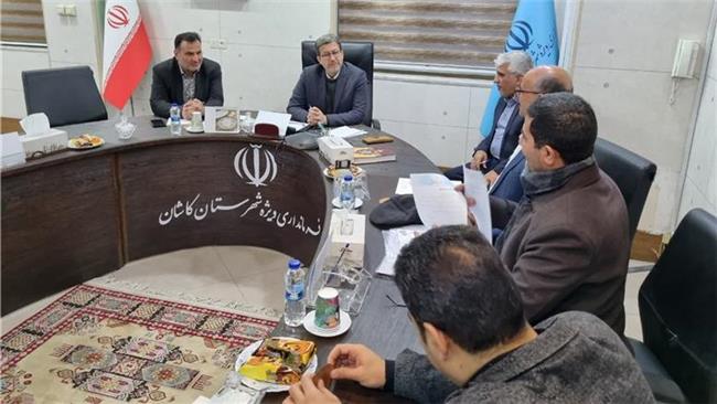 نشست استاندار اصفهان با جمعی از صاحبان صنایع منطقه کاشان