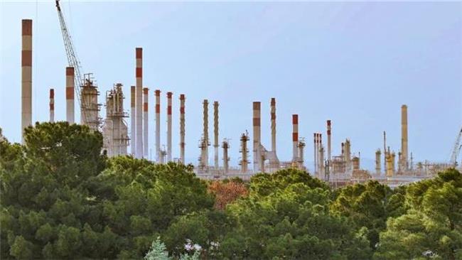 پالایشگاه اصفهان رکورددار عرضه وکیوم‌ باتوم؛ نیمی از بازار کشور در اختیار این شرکت است