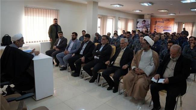 كارگران در حوزه اقتصاد مقاومتی نقش اول را ایفا می‌كنند