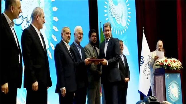 استاندار اصفهان به‌عنوان استاندار برتر کشور در سی‌ونهمین اجلاس ملی روسای آموزش‌وپرورش تجلیل شد