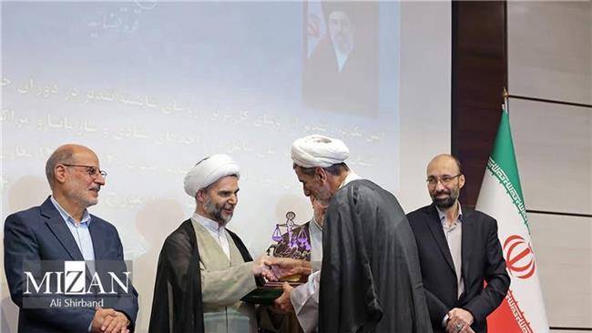 رئیس کل دادگستری استان اصفهان به عنوان یکی از مدیران برتر قوه قضائیه در سال 1404 معرفی شد