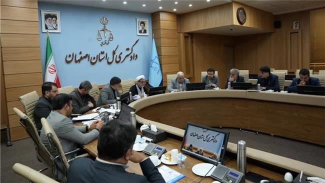 ورود دادگستری استان اصفهان به موضوع روان‌سازی پسماند‌ها و فاضلاب به زاینده‌رود