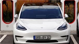 فراخوان تسلا برای ۵۴ هزار خودرو به دلیل نقص فنی