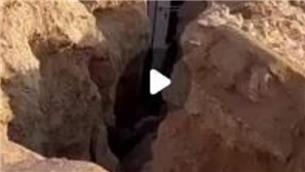 سقوط پراید بین صخره‌های ساحلی نایبند عسلویه/ ببینید