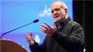 باید مشکل معیشت مردم را حل کنیم