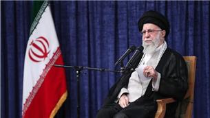 ملت با جهت‌گیری‌های گوناگون سیاسی و وزن متفاوت مذهبی پای ایران عزیز ایستاد