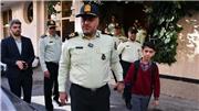 همراهی فرزند شهید مهرابی با فرمانده انتظامی استان اصفهان در آغاز سال تحصیلی